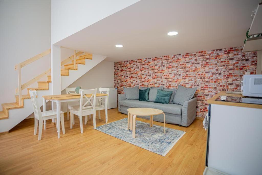 Boutique Apartment In Akacfa Street บูดาเปสต์ ภายนอก รูปภาพ